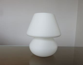 "mushroom" lamp in white opaline "HABITAT" 1980 80's old vintage white opaline "mushroom" lamp