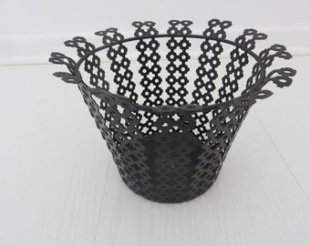 pot cover in the Mathieu MATEGOT style, in perforated cloverleaf metal, mid century 1950 1960 50's 60's old vintage French metal planter