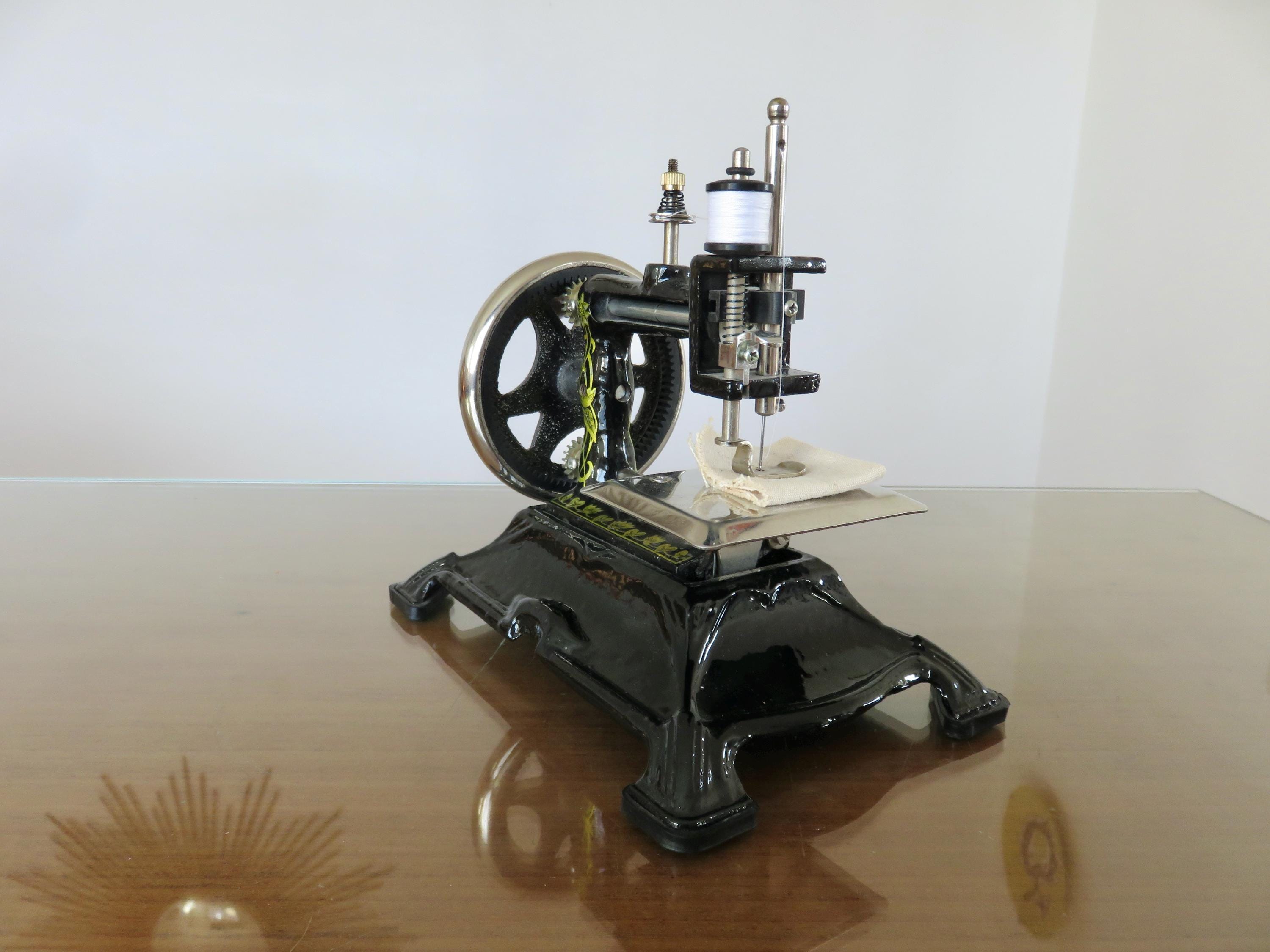 Machine à coudre sewing enfant No Singer allemand avec notice Muller [ cletius] | eBay