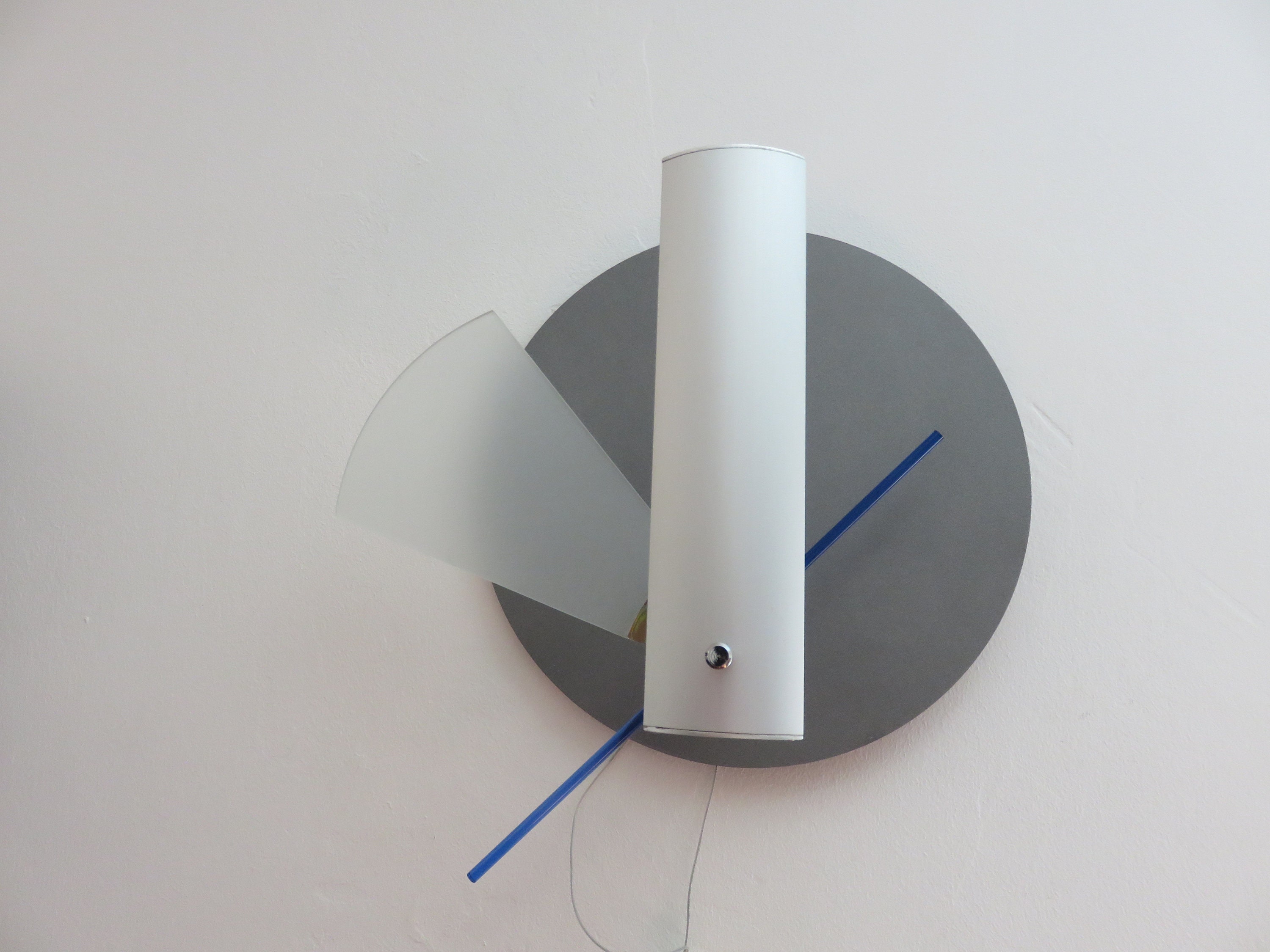 Applique Dans Le Style Memphis Milano en Métal Chromé, Verre et Plexiglass Bleu 1980 80's Vintage Wa