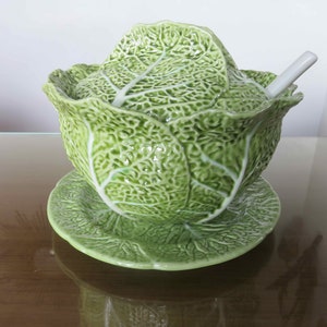 Large &#39;CHOU&#39; slip soup tureen, BORDALO PINHEIRO, Portugal, mid century 1960 60&#39;s old vintage slip soup tureen
