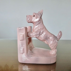 Pink ceramic &quot;Scottish Terrier&quot; bookends, Germany 1960 1970 60&#39;s 70&#39;s vintage pink ceramic dog book ends