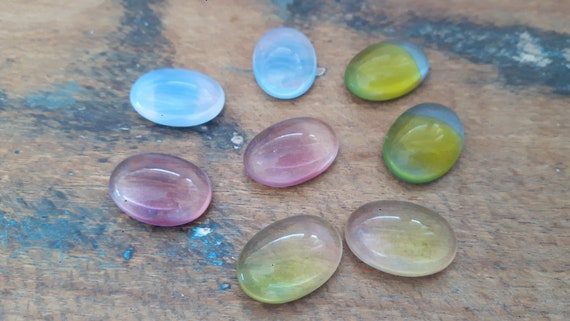 18 x 13 mm 2 Cabochons aus Quarz in rosa