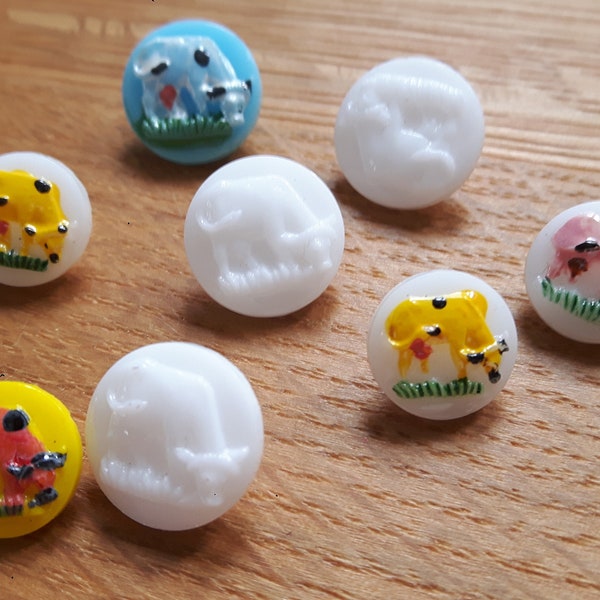 Nr. 1 -Alte Glasknöpfe Kinderknöpfe Kühe/ German vintage kiddie glass buttons 8 pieces COWS MIX 11 to 13 mm