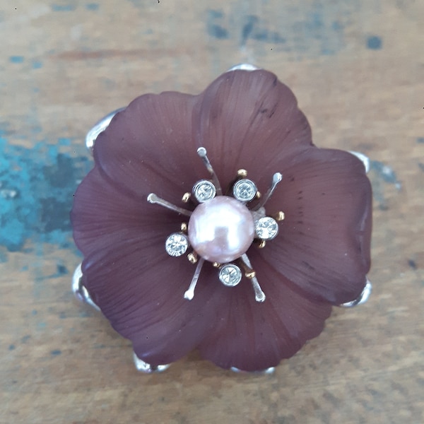 No. 76- Alte Brosche Blume braun/German vintage flower brooche brown with rhinestones and pearl 34 mm