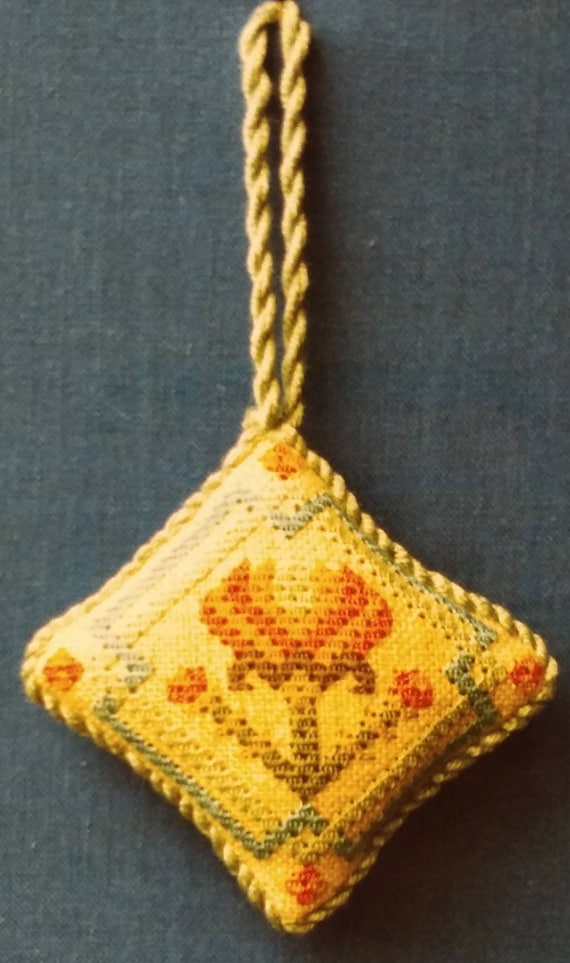 The Nostalgic Needle The English Cutworke Sampler Counted Thread Chart//Pattern
