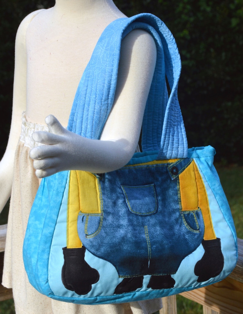 MINIONS Travel Toys DayCare Car Seat Bag Toddler Size Minion Carry-All Bag Quilted Layers Boy or Girl So Cute with 2 Different Sides