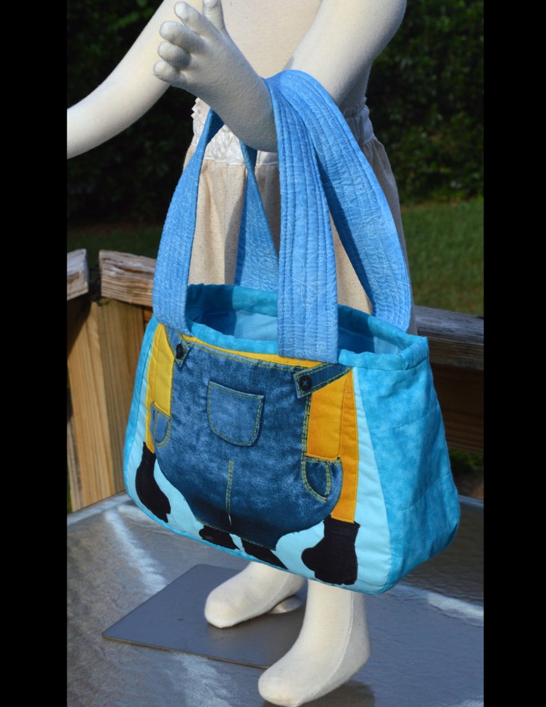 MINIONS Travel Toys DayCare Car Seat Bag Toddler Size Minion Carry-All Bag Quilted Layers Boy or Girl So Cute with 2 Different Sides