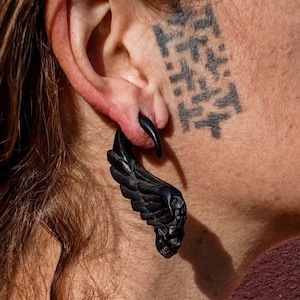 Carved Arang Wood Wings Shapes Double Skull Design Unisex Ears Hangers-6mm 2ga-New Co-Stretched Ears-Organic Jewels-Tribal Design-Boho