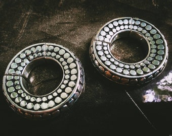 Mosiężne lub białe mosiężne geometryczne kolczyki w kształcie bąbelków, ciężarki do uszu, 12 mm, biżuteria plemienna, styl boho, modyfikacja ciała, biżuteria alternatywna