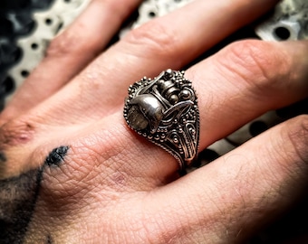 Anillo unisex único con máscara Rangda de filigrana balinesa tradicional de plata 925. Pieza única. Platería. Bruja balinesa. Anillo tribal. Plata bohemia.