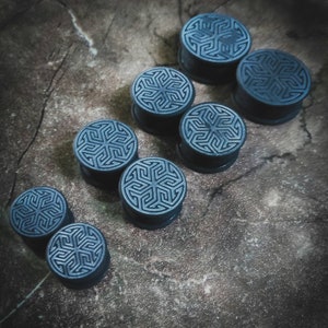Geometric Pattern Solid Black Silicon Encarved Ears Plugs-Underground-SP23-Unisex-New Collection-Alternative Jewels-Boho-Body Modification-