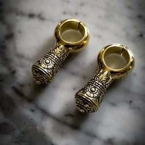 Orecchino unisex unisex con motivo ornamentale etnico in ottone o ottone bianco - Peso: 6 mm, 2G - Nuova collezione - Etnico - Modifica del corpo - Gioielli etnici - Orecchino dilatato