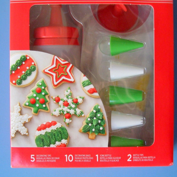 Christmas COOKIE DECORATING SET (18 Pc. Set) 5 Decorating Tips, 10 Decorating Bags, 1 Icing Bottle, 2 Bottle Tips/ Cookie Decorating Kit