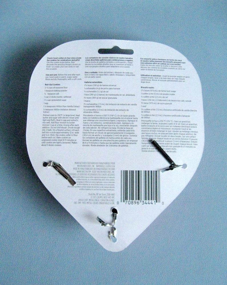 Heart /& Love Cookie Cutters Set of 4 HEARTS Wilton Heart Cookie Cutters in 4 Sizes 4 Metal Heart Cookie Cutters 2 Red - 2 Silver