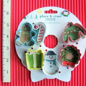 Mini CHRISTMAS COOKIE CUTTERS/ Set of 6 Mini Cookie Cutters (Gingerbread Boy, Ugly Sweater, Wreath, Candy Cane)/ Ugly Sweater Cookie Cutter