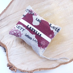 Lettland Conture Lavendel Beutel Tasche / handgemachte Kräuterbeutel / Lavendel Beutel Tasche / Lettland Karte gedruckt Beutel / Bio Lavendel Beutel Tasche