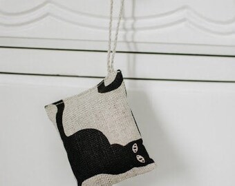 Black cat lavender scent sachet / Halloween cat print / Linen scent sachet / Natural lavender scent bag/ dried lavender pillow / Black cat
