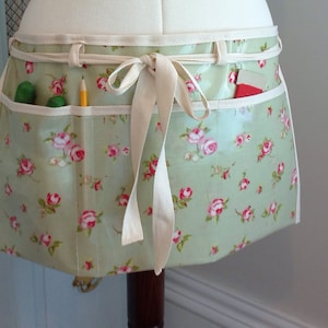 Gardener's Apron, Oilcloth or Cotton Apron, gardening apron, teachers apron, wipe clean apron, craft apron, artist apron, gardening gift