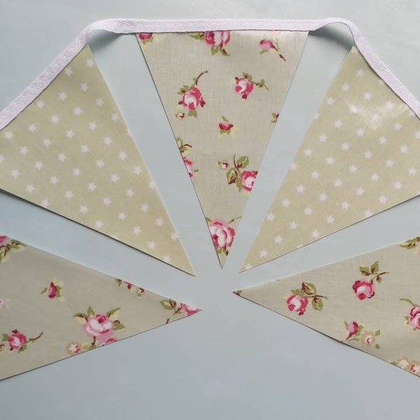 SAGE GREEN Oilcloth Bunting, PVC Bunting, Outdoor Bunting, Wipe Clean Bunting, Garden Bunting, 2,5 metros, Dotty Bunting, Floral Bunting