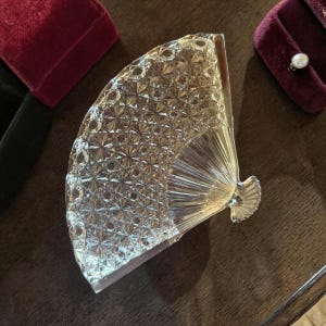 Vtg Fenton Daisy and Button Fan Trinket Dish Vanity Tray