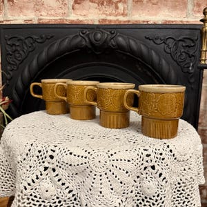4 Vintage Stacking Coffee Mugs Drip Glaze Japan Mustard Yellow Gold
