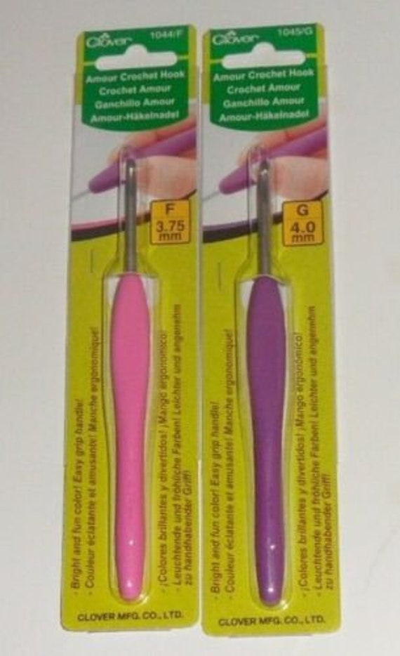 Clover Amour Crochet Hooks 1044/ F, 3.75mm & 1045/ G, 4.0mm Lot of 2 FREE  SHIP 