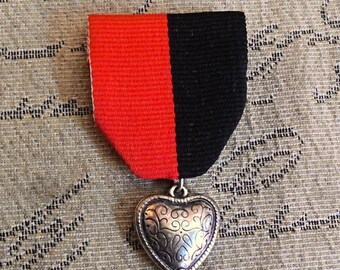Vintage Scrollwork Heart Medal: Steampunk Pin with Vintage Silver Heart - Alice in Wonderland Queen of Hearts / Knave of Hearts / Harley