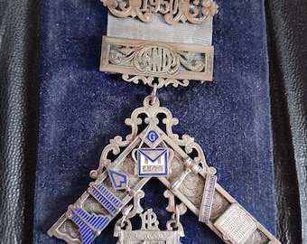 1950 Masonic Past Master Jewel, Inscribed, Set in Original Decorative Leather Display Wallet Lehmberg & Sons Lodge Regalia Philadelphia