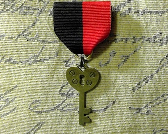 Royal Heart Key Medal - Brass / Steampunk Pin - Valentine, Alice in Wonderland, Queen of Hearts, Knave of Hearts