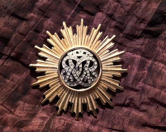 Classic Vintage 1980s Monet Designer Coronet Gold Tone Sunburst / Starburst Rhinestone Regalia 2.5 Inch Circular Heraldic Brooch