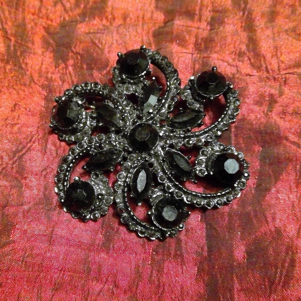 Gothic Starburst, Goth Flower: Vintage 1970s Black Filigree Starburst / Flower w/ Faceted Crystals on Black Metal Filigree Frame Scatter Pin