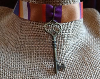 Doctor Who 4th Doctor Scarf Pattern and TARDIS Key Choker - Adjustable Iconic Long Scarf Patterned Ribbon