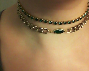 Choker navette Swarovski sur gold curb chain/Swarovski Navette Choker/Swarovski Sapphire et Emerald Navette Choker sur gold plated chain