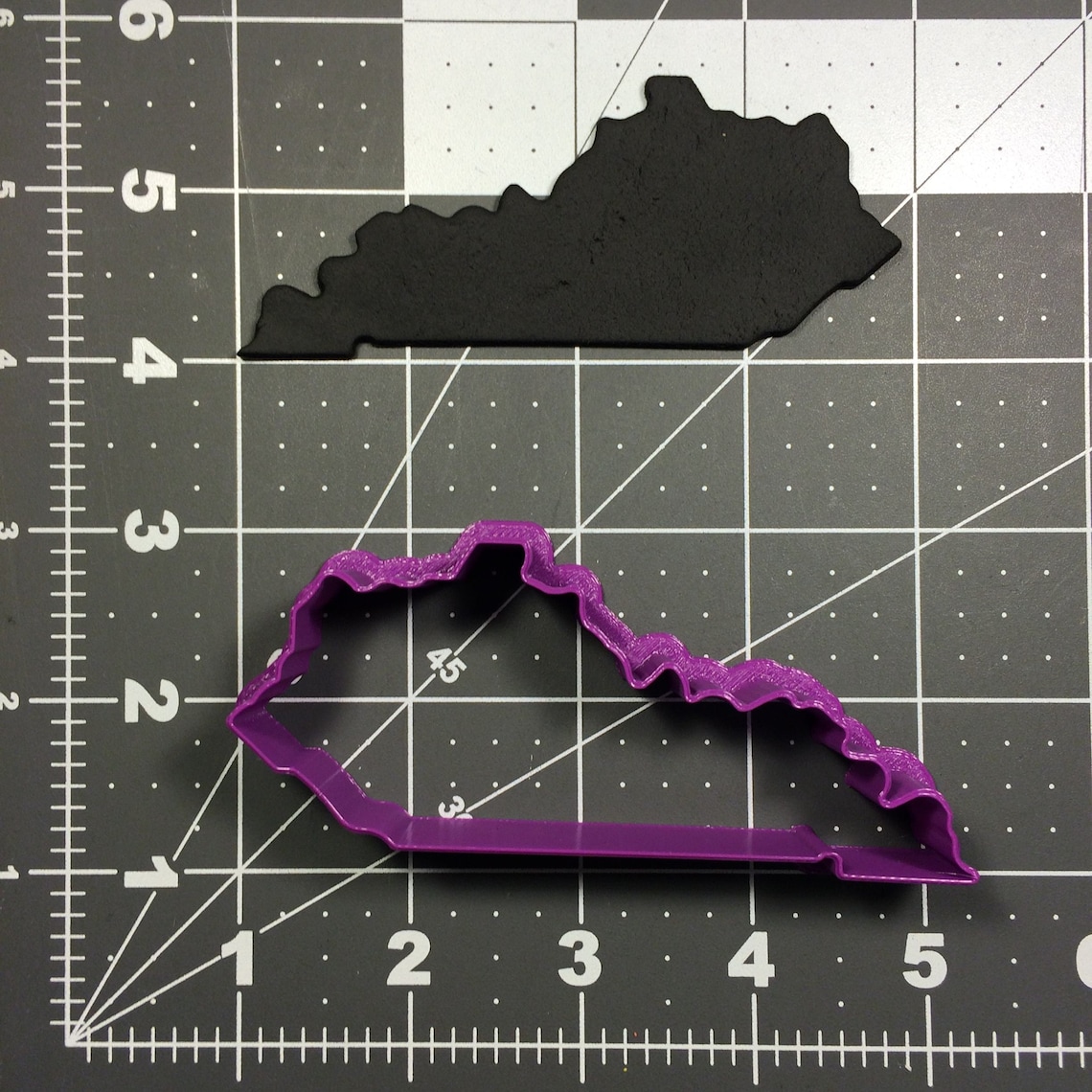 Kentucky State Shape Cookie Cutter - 4 Inch Easy Push Design For Baking & Decorating