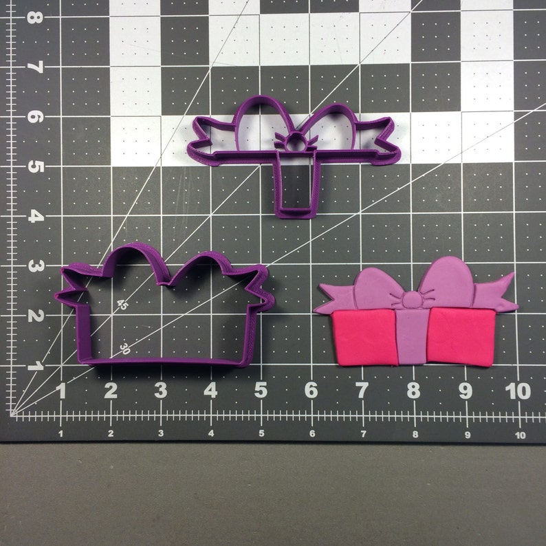 Present 103 Cookie Cutter Set image 1