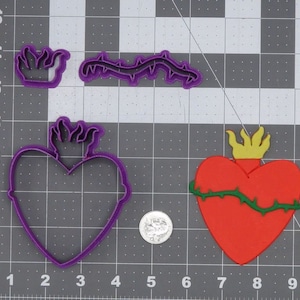 Sacred Heart with Flame 266-K666 Cookie Cutter Set
