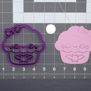 Halloween - Cupcake Bat 266-D977 Cookie Cutter