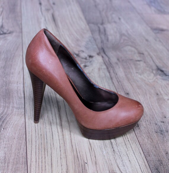 GUESS Cognac Leather Platform Heels, Size 6 Vinta… - image 6