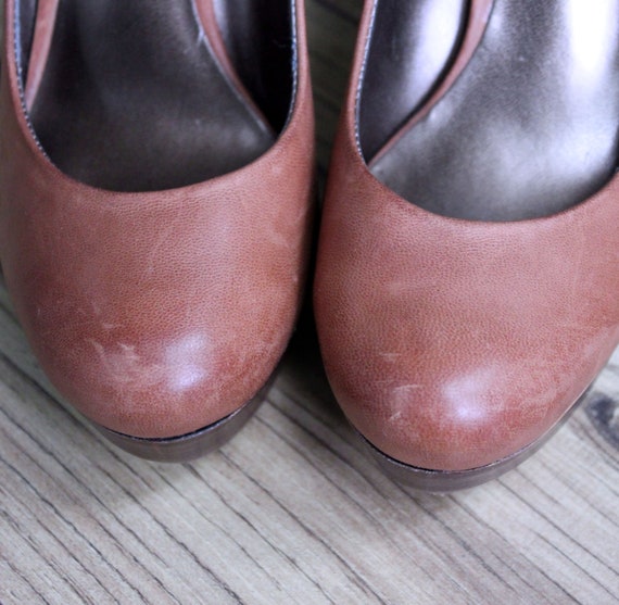 GUESS Cognac Leather Platform Heels, Size 6 Vinta… - image 7