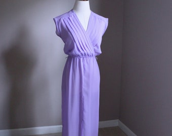 Petite Vintage Lavender Purple Dress, Size 1, V Neck