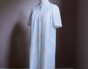 Small Vintage Housecoat Robe, Floral, Snap Front