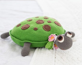 Sea turtle round pillow - Plush ocean nursery decor. Crochet stuffed pillow-plush pet. Green stuffed ornament toy by Gebeya handmade