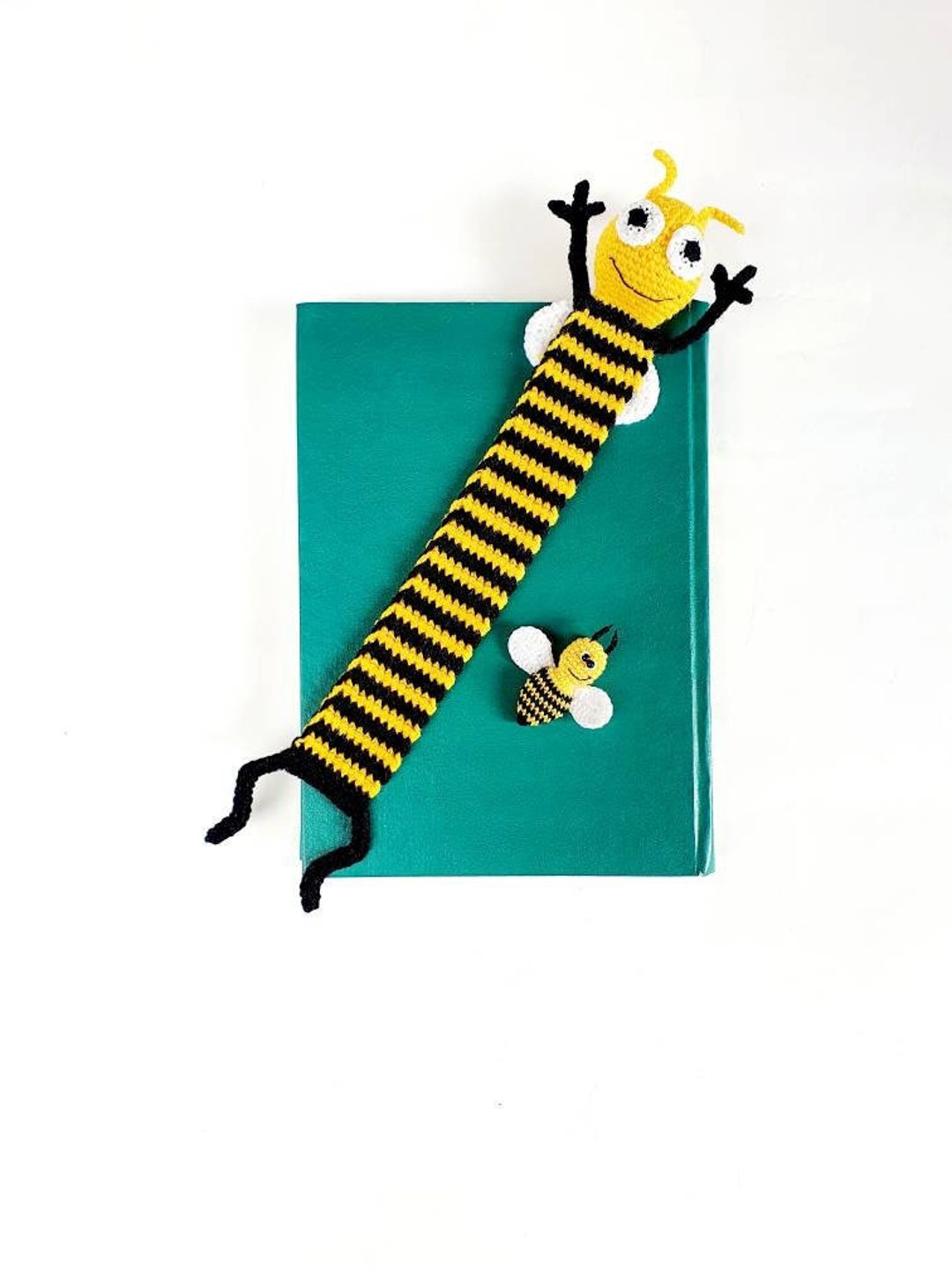 Crochet Bee Bookmark: Funny Animal Book Lover Gift - Etsy