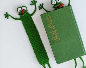 Crochet bookmark frog - unique 3D Kids reader gift. Funny & unique animal for all ages