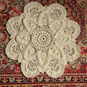 Crochet rug Fundamental creme, white color, handmade carpet 32 in. carpet lace textured home decoration tapis image 2