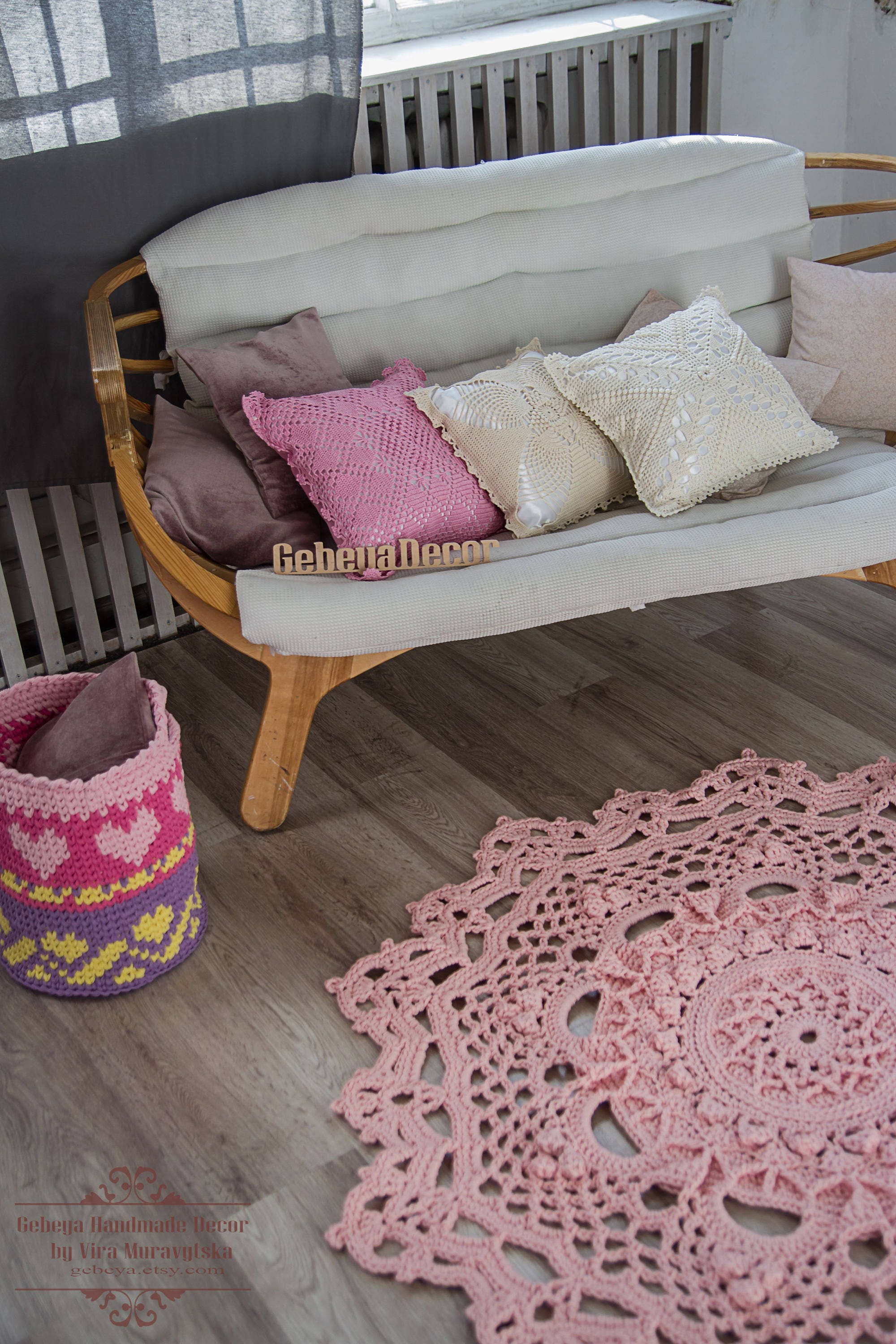 Federa quadrata per cuscino con rose di camomilla rustiche e
