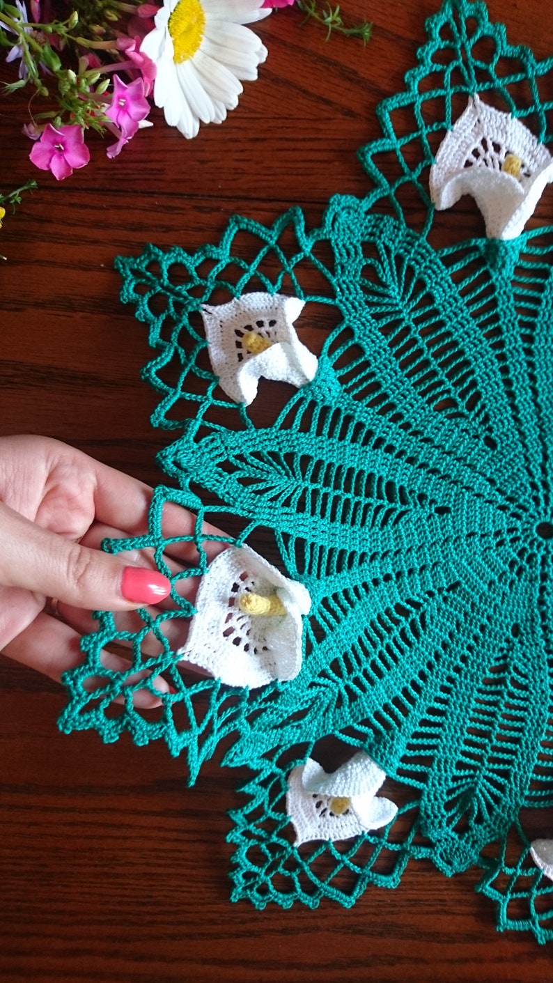 Calla Lily Wedding Centerpiece Round Doily Lace Table Crochet Etsy