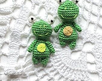 Tiny Crochet Frog Brooch: Handmade Trinket Favor (1.5 in)