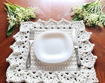 White placemat, table cloth runner throw. Wedding, coffee, square, rectangle chunky, many sizes set